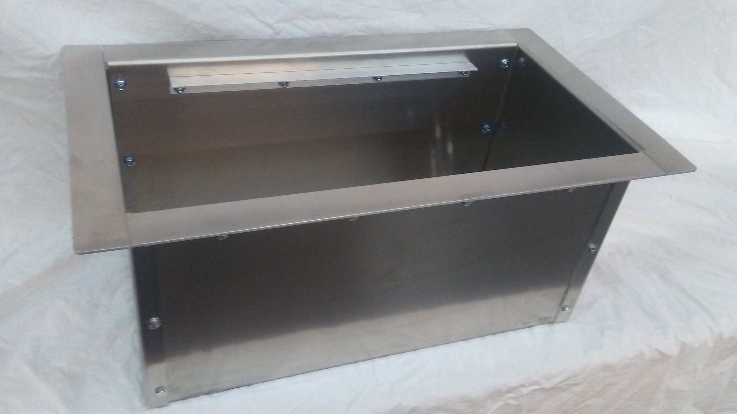 In floor storage box (Battery) Aluminum Finish or black